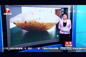 小伙子吃泡面加汽水，竟有生命危险！请谨记！图片