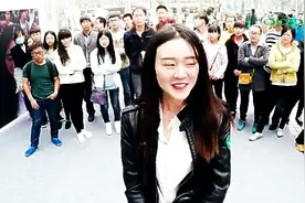 杨洋出“作妖”新招，剁了自拍的手发起电眼挑战，羊毛已阵亡一片图片