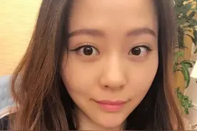 360度无死角！张靓颖出门前 确认各个角度都完美图片