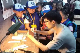 新华小记者走进紫林坊艺术馆感受骨木镶嵌魅力图片