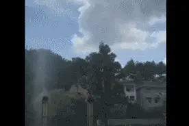 局部降雨只淋湿一辆车？真相其实是这样的！图片