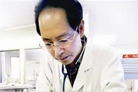 体重仅770克的早产宝宝完成生命“闯关”图片