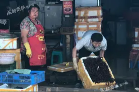 小龙虾价格上窜下跳，逢周末就疯涨！背后竟有“操盘手”！图片