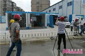 临沂市电视台深入宝丽·未来城项目施工现场采访报道图片