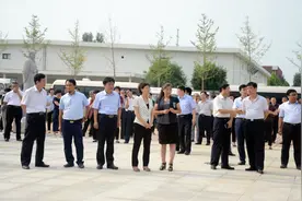 东阿县委书记带队对百年堂阿胶进行参观考察图片