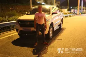 高速路口遇检查“E”证还想“偷梁换柱”图片