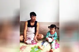 女儿讲数学考了第一，爸爸当面测试居然露馅了，女儿的回答笑死人图片