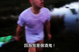 露营时把睡熟的弟弟推入湖中，等弟弟醒来后，瞬间懵逼了！图片