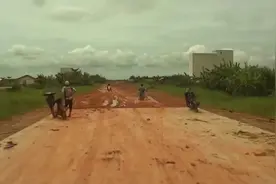 就这么好玩？
来自油管，若侵权，马上删除。视频封面