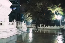 关于5G你怎么看？我想说它是无限可能，移动5G在手，带你一起开启未来的无限可能。视频封面