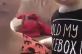 非常有趣的一对外国母子互动视频封面