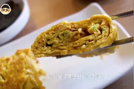 60秒快速做“鸡蛋卷”，这手法一看就是高手！图片