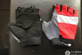 我的家庭健身设备：哑铃&深蹲架&握力带等图片