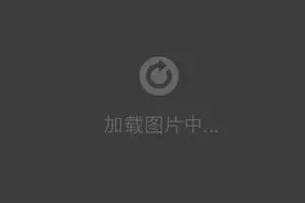 丈夫帮助妻子在水中产下双胞胎图片