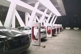 特斯拉超充收费？车主怒斥“违背承诺”图片