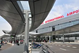 睡过了？要错过飞机了？该咋办？图片