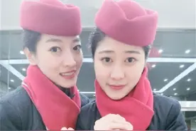 上航客舱部“甜”“蜜”姐妹花图片