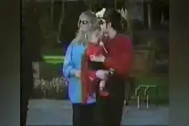 1997杂志访问迈克尔杰克逊和妻子视频封面