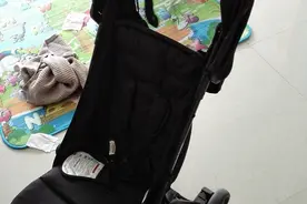 轻量化折叠伞车 熟悉的小红点 —— Mountain Buggy Nano图片