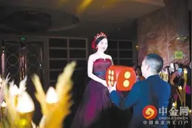 重庆新郎办麻将婚礼 世界各地的奇葩婚礼图片