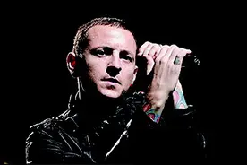 林肯公园主唱查斯特·贝宁顿自缢身亡 年仅41岁图片