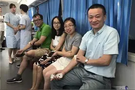 炎炎夏日 绍兴柯桥机关干部组团献血图片