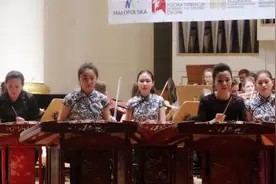 扬琴与交响乐《我爱你，中国》奏响波兰图片