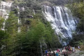 徒步醉美古溪玩水 寻流溪河之源图片