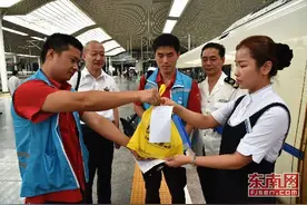 高铁外卖·初体验：动动手指 美食到手图片