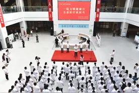 开业一周年，宿迁市第一人民医院领导班子成员走访慰问送清凉图片