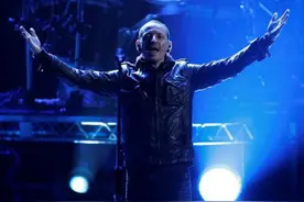 “林肯公园”主唱疑自杀身亡 亲友：心碎震惊图片