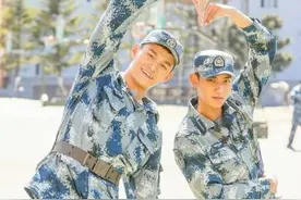 “杨桃”兄弟情深！黄子韬发博称唯一偶像是孙杨图片