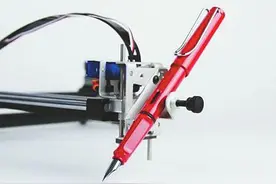 全国53所高校大学生携123个机器人冰城“约战” 个个有绝技图片