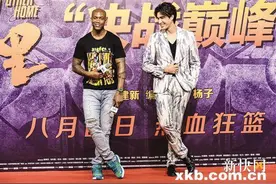 马布里：别只看我投篮，我也有演技的图片