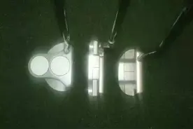 瞄准杆面控制击球距离 玩转推杆的两大要点图片