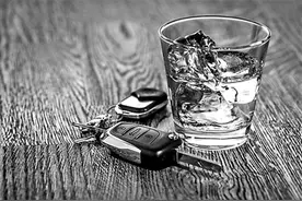 喝威士忌的汽车首次上路试车图片