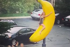 女人们的奇葩行为！你可以笑了图片