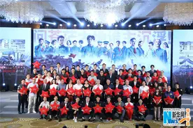 《建军大业》宣布提档 主创齐聚谈“被角色感动”图片