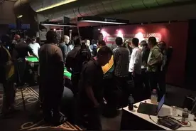 美国展会乔氏展位人声鼎沸 中式八球异乡大受欢迎图片
