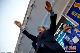 文在寅连续两天邀韩国多家大企业总裁共进晚餐图片