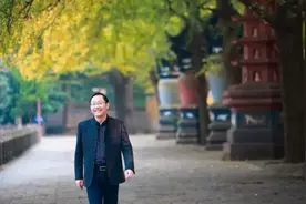 小学语文界标杆却去当大学教授 他现在终于“复出”啦图片