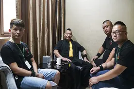无遮大会上的铁砂掌高手：没人像裘千仞那样练插砂图片