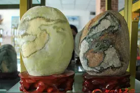 雄关奇石，戈壁宝玉图片