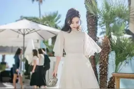 鲜花订了16万，网红来了好多，号称年入十亿的雪梨就这么订婚了！图片