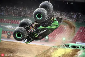 “疯狂大脚怪”中国首秀 5吨重的汽车在空中飞嗨翻鸟巢！图片