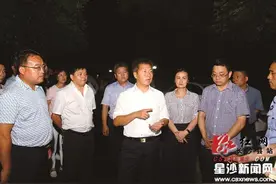 曾超群专题督查星沙城区整治乱停乱摆乱放有关工作图片