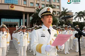 刷波高清大图，看看南海舰队兵哥哥如何庆祝建军90周年图片