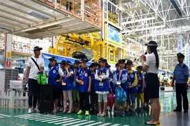 新华小记者走进吉利汽车晋中生产基地图片