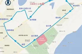 多条公交线路让游客和市民畅达金沙滩啤酒城图片