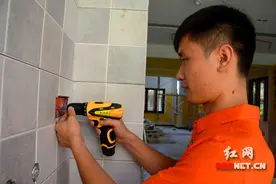 “科班”出身的水电工：家装水电虽隐蔽 良心看得见图片